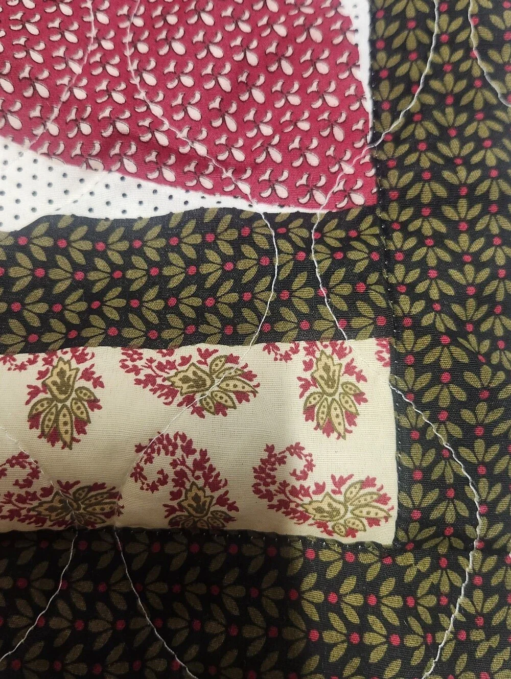 handmade 2-Piece Twin Quilt and Matching Pillow Sham Set. Alabama Beauty